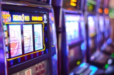 Red Tiger slot game interface showing reels and paytable on kayarayaslot